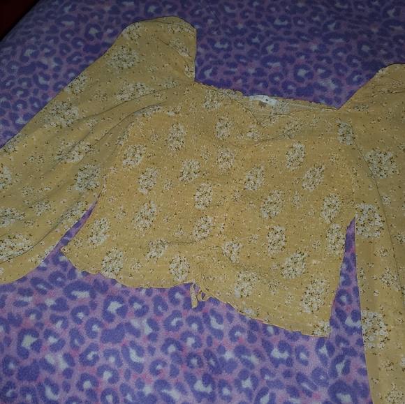 Floral Croptop - Picture 3 of 3